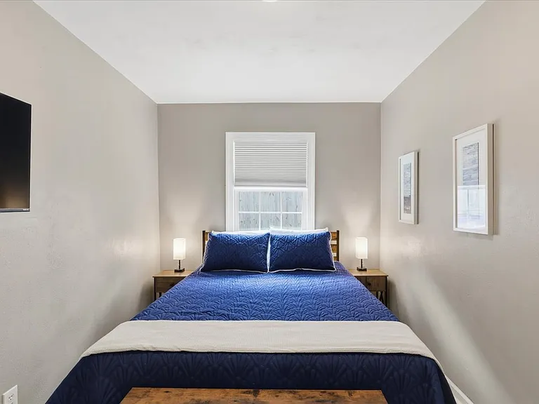 3811 Pretty Lake Ave #B — Photo 15