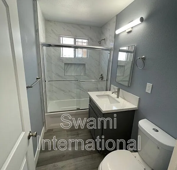 1031 W 102nd St #1 — Photo 9