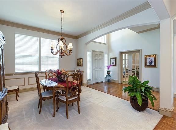 5th image of 1825 Hathaway Ln
