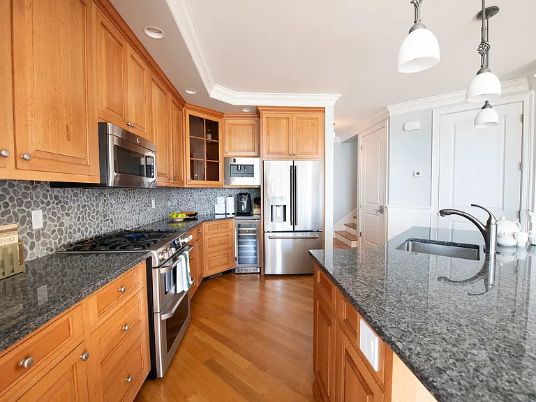 93 Shore Dr — Photo 19