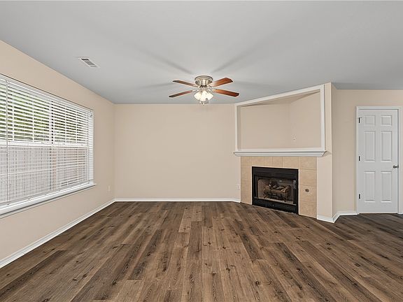 4th image of 870 W Melmar Dr