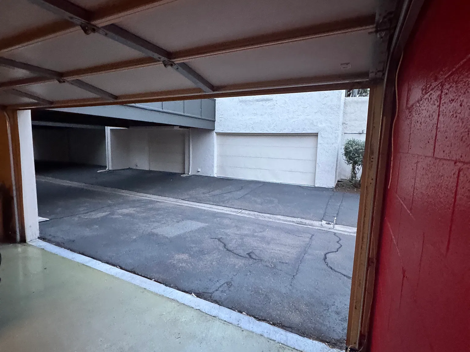 2 bed, 2.5 bath, 1300 sqft, $4,500 — Photo 3
