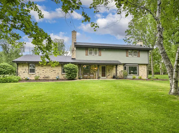 10848 North Pebble LANE, Mequon, WI 53092