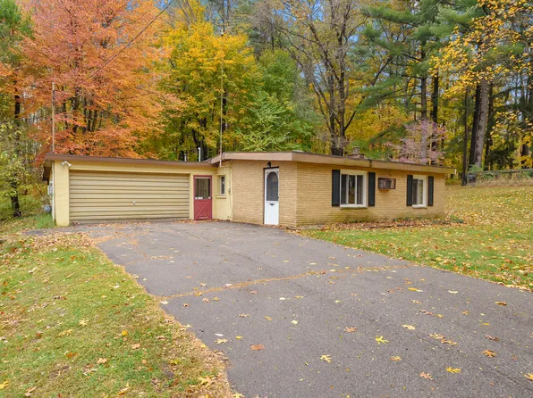 6283 W Sherman Lake Dr, Augusta, MI 49012