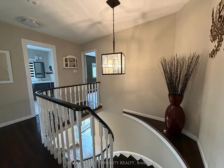 209 Yorkshire Dr — Photo 18