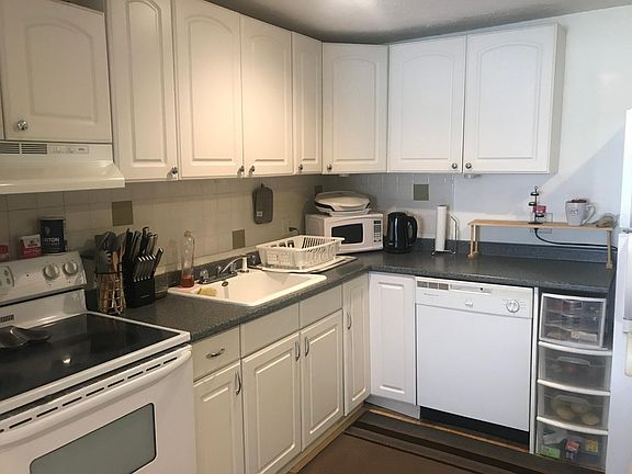 3rd image of 234 Low St APT 10