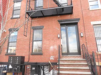 Rented by Rennit Inc.