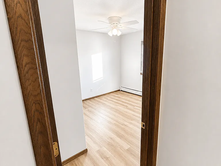 Hazelwood Apartments — Photo 24