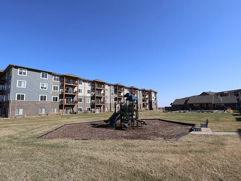 Welcome to Huntington Village — Photo 4