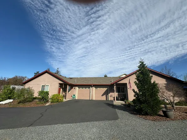 415 Marion Ln, Grants Pass, OR 97527