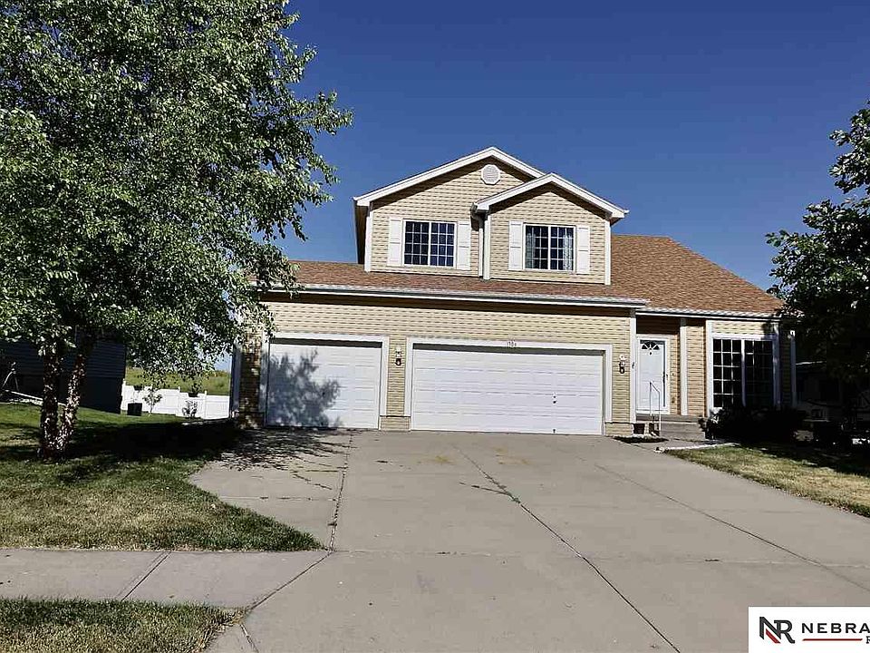 1st image of 1704 Walnut Creek Dr