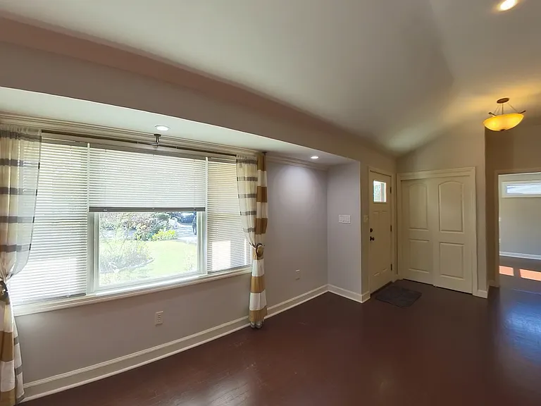 710 Yucca Ave — Photo 7