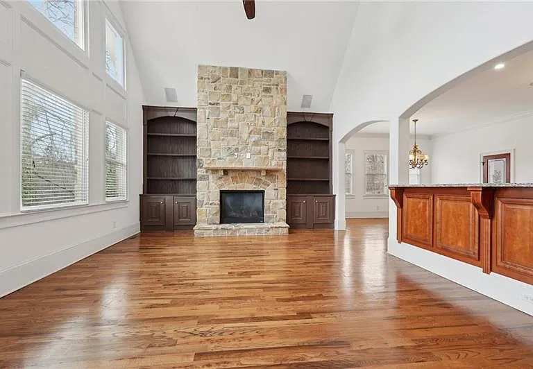 343 Summer Garden Dr — Photo 15