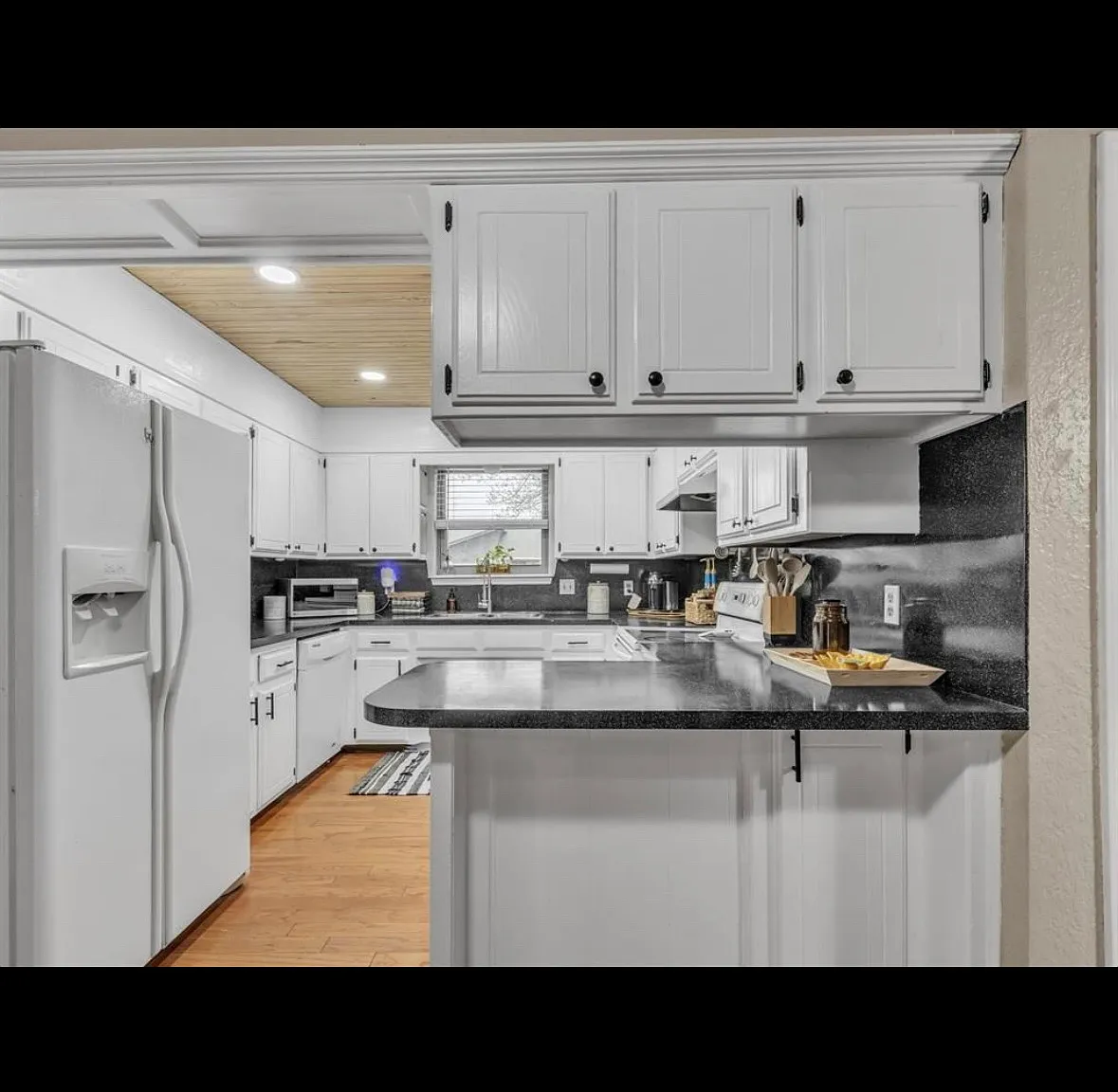4 bed, 1319 sqft, $1,700 — Photo 3