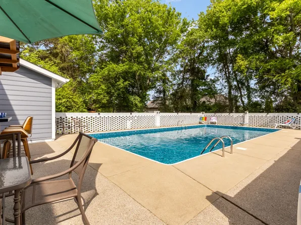 1430 Haynes Dr, Murfreesboro, TN 37129