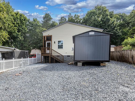 2nd image of 192 Roberts Ridge Rd