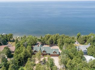 6431 Bay Shore Dr, Sturgeon Bay, WI 54235