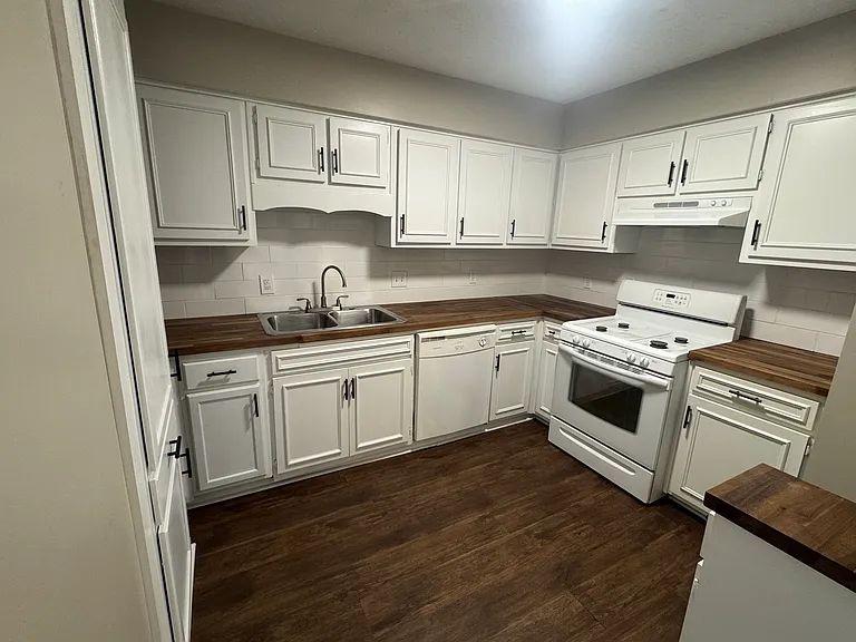6307 Olde Towne Dr #D — Photo 9