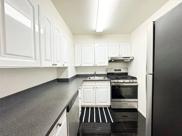 62-10 Woodside Ave #306, Woodside, NY 11377