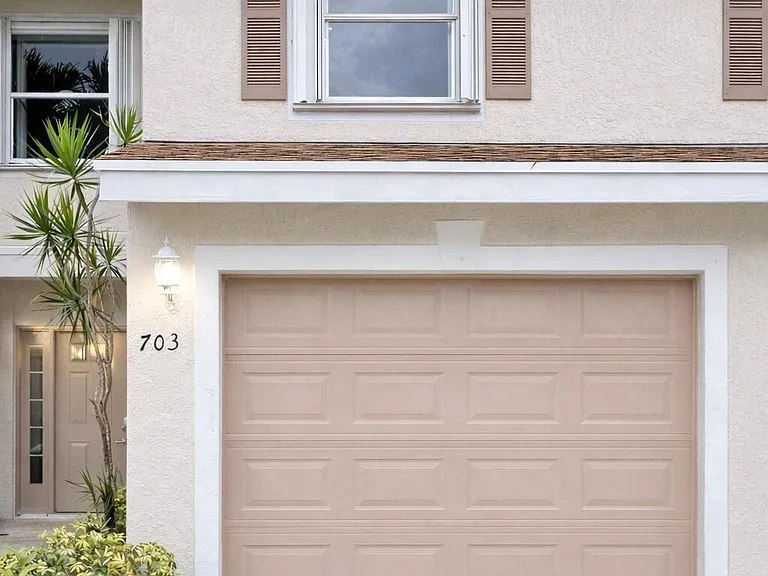 703 Crosswinds Dr — Photo 13