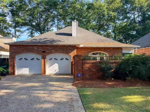42 Acadian Cir, Hattiesburg, MS 39402