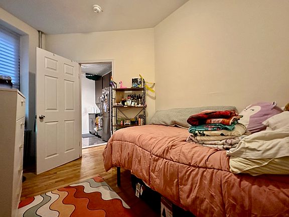 3rd image of 350 E 91st St APT 10