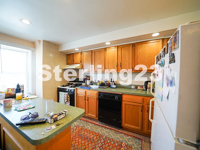 21-50 29th St #2 — Photo 4