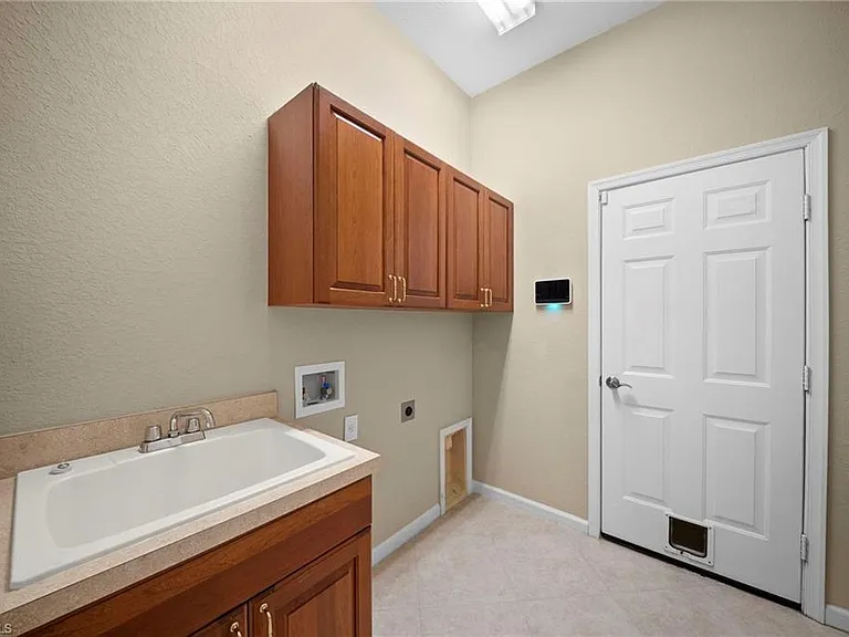 7914 Founders Cir — Photo 7