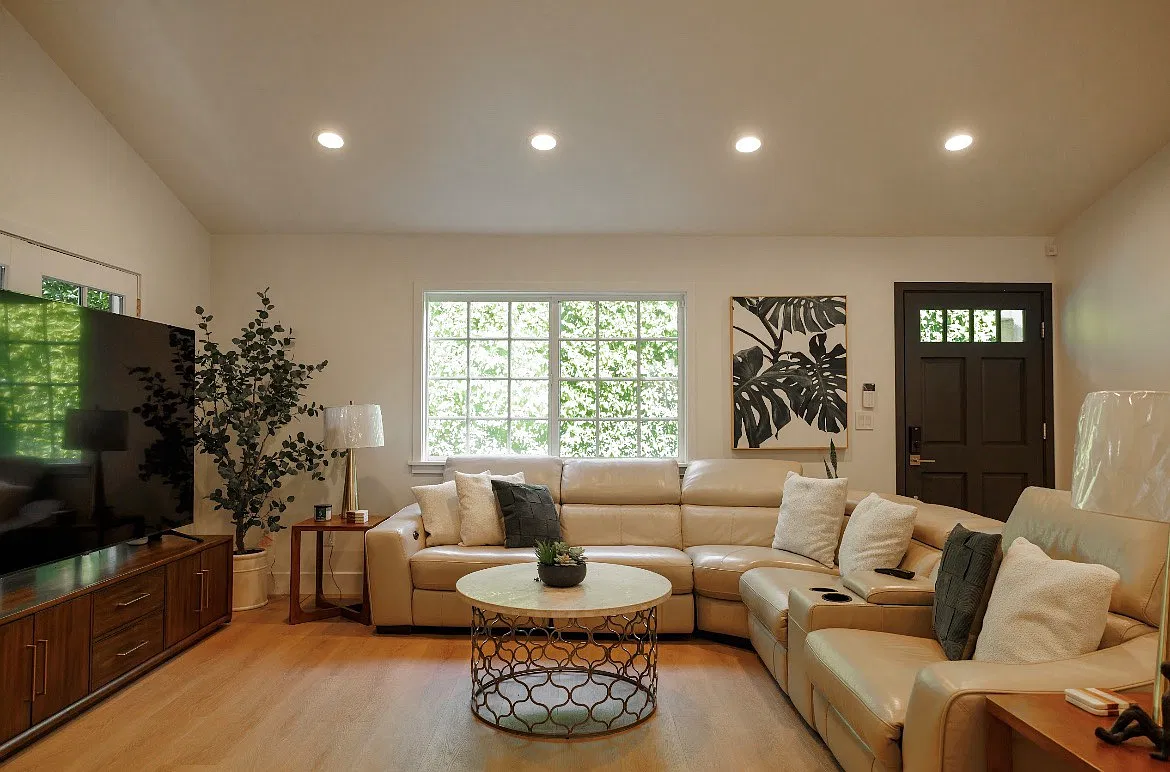 2 bed, 1000 sqft, $4,500 — Photo 1