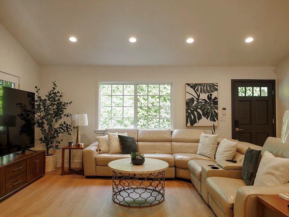 10582 National Blvd #10588