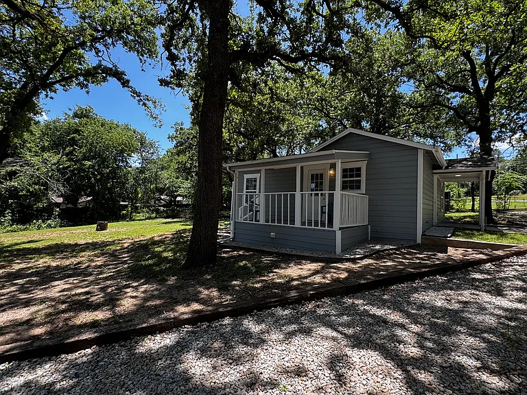 640 W Columbia Dr — Photo 8