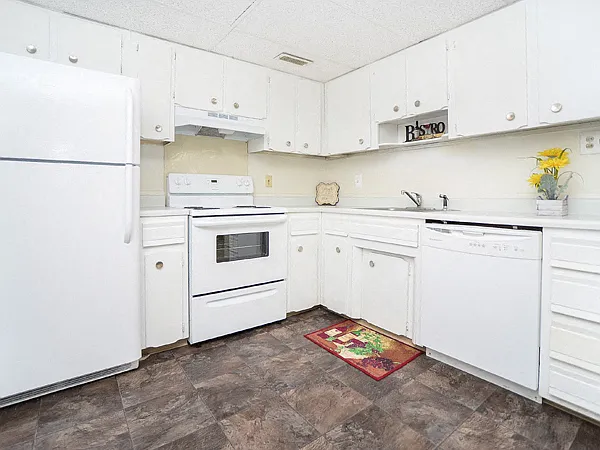 Vineland Village Apartment Homes — Photo 3