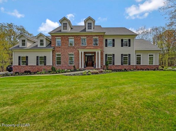 120 Ice Lake Dr, Mountain Top, PA 18707