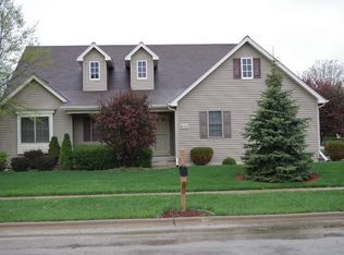 691 Prairie Ridge Dr, Woodstock, IL 60098