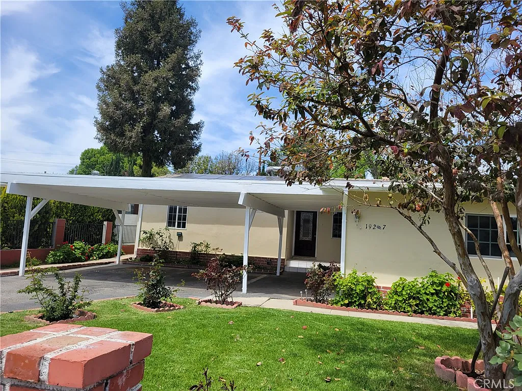 5 bed, 2200 sqft, $4,500 — Photo 3