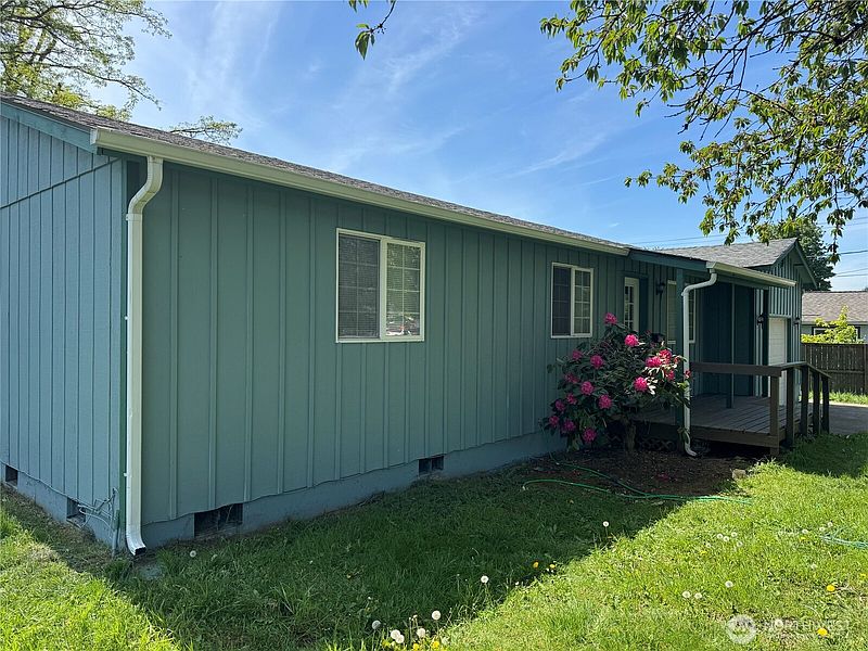 5th image of 912 Marion Street