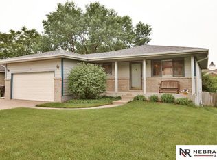 6211 S 41st St, Lincoln, NE 68516