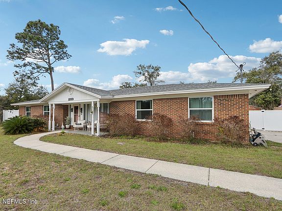 3rd image of 1259 FRUIT COVE Road S