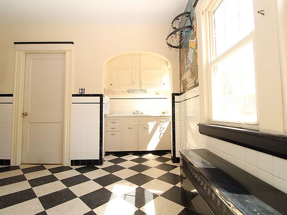 5th image of 359 Deering Ave Floor 1