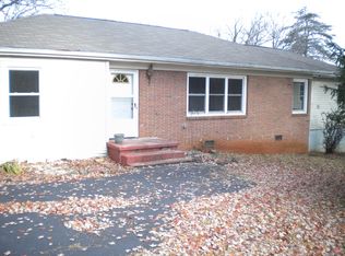 710 NW Forest View Rd, Knoxville, TN 37919