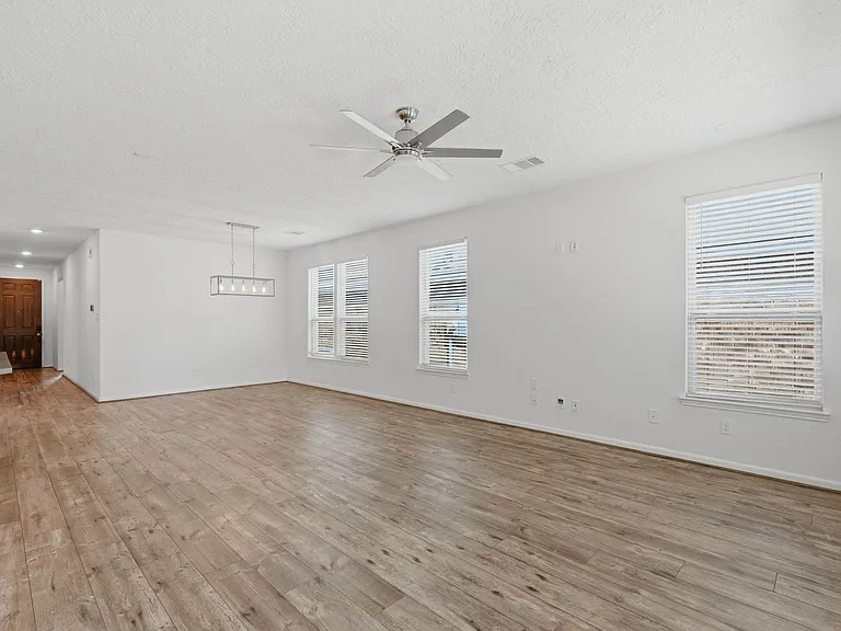 1140 Clonmore Ct — Photo 13