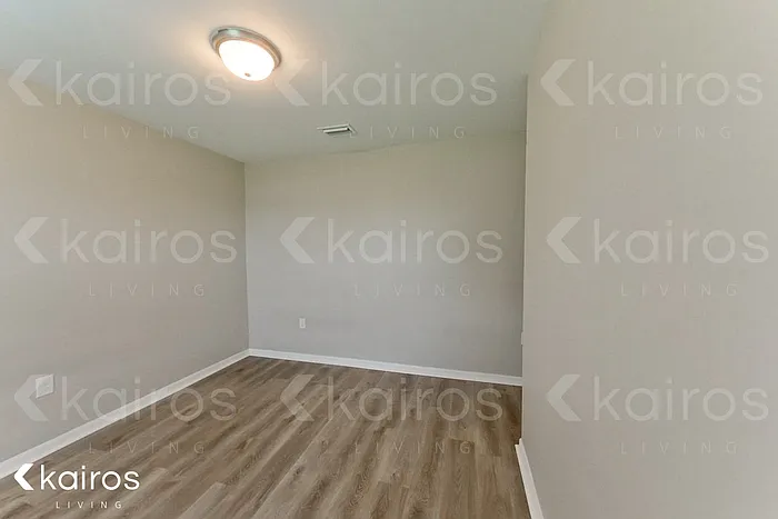1126 NW 4th Ave — Photo 8