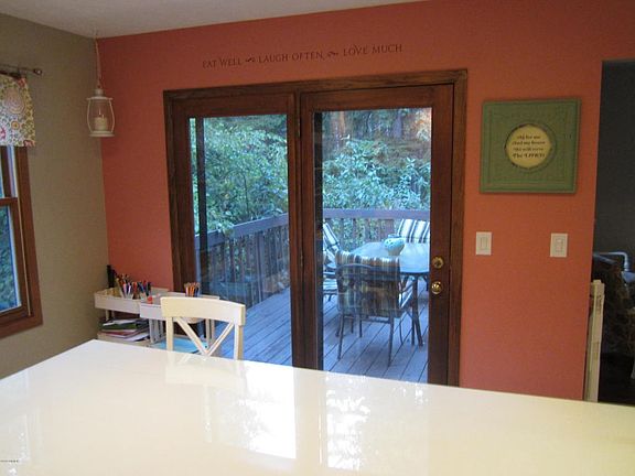 5th image of 2707 Rockhill Dr NE