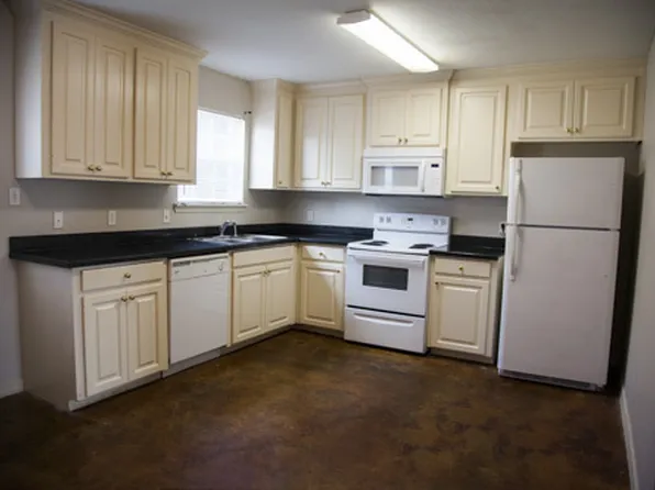 Woodland Place Townhouses, 403 N 39th Ave APT 13, Hattiesburg, MS 39401