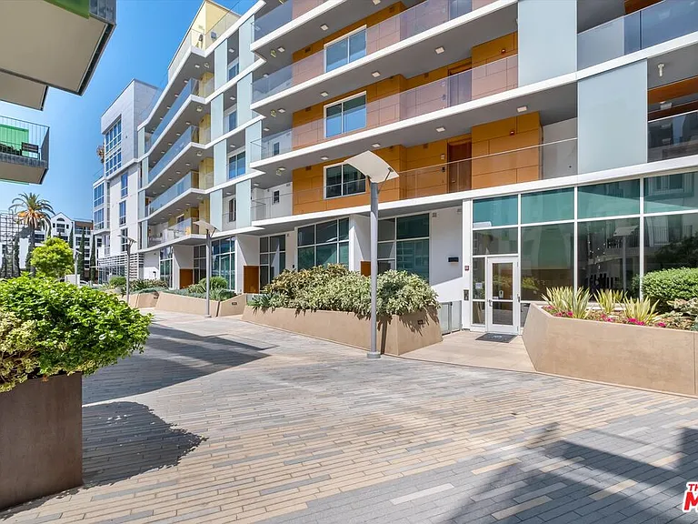 1705 Ocean Ave #502 — Photo 4