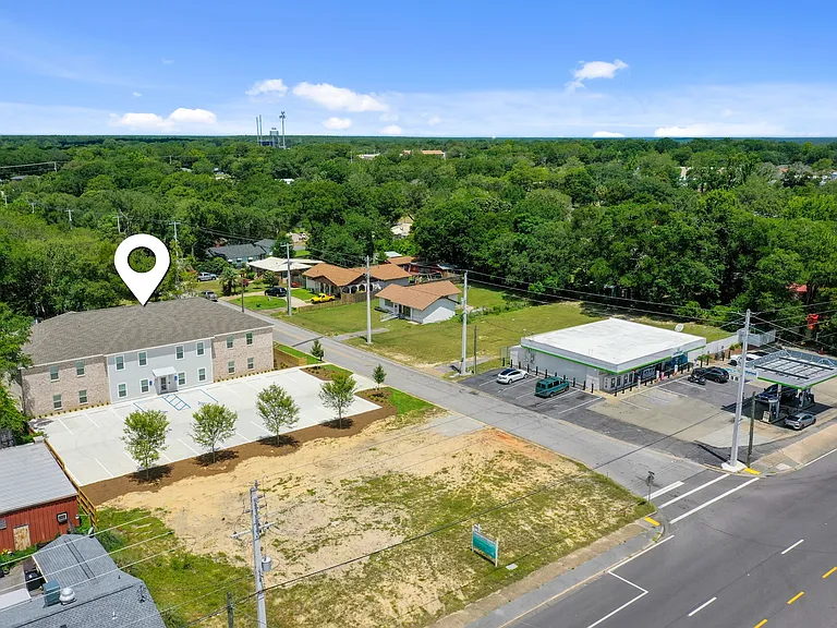 305 Okaloosa Ave — Photo 26