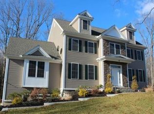 78 S Mill St, Hopkinton, MA 01748