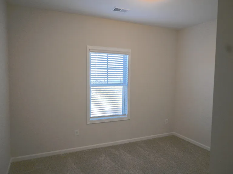 983 Manitou Cir — Photo 6