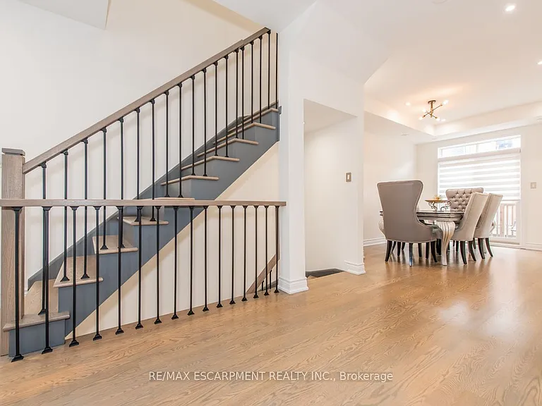 64 City Park Cir — Photo 11
