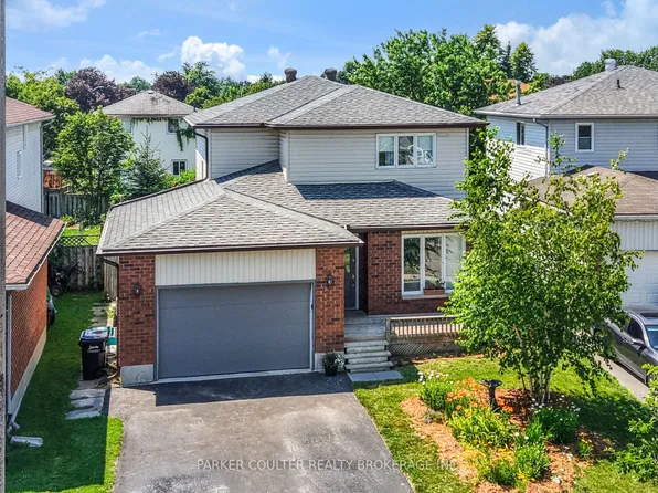 24 Hopkins Rd, Barrie, ON L4M 5X6